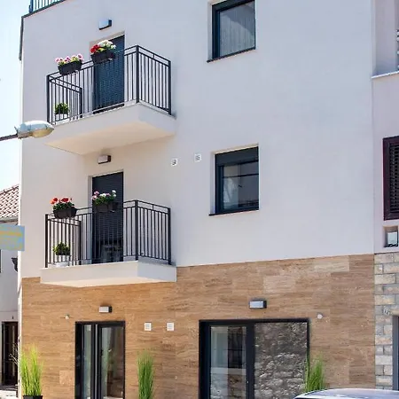 Luxury Azalea Appartement