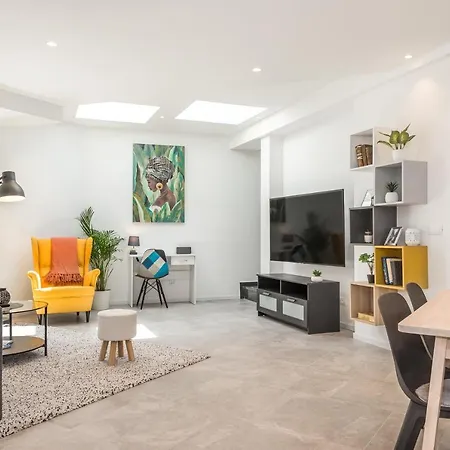 Luxury Azalea Apartman *