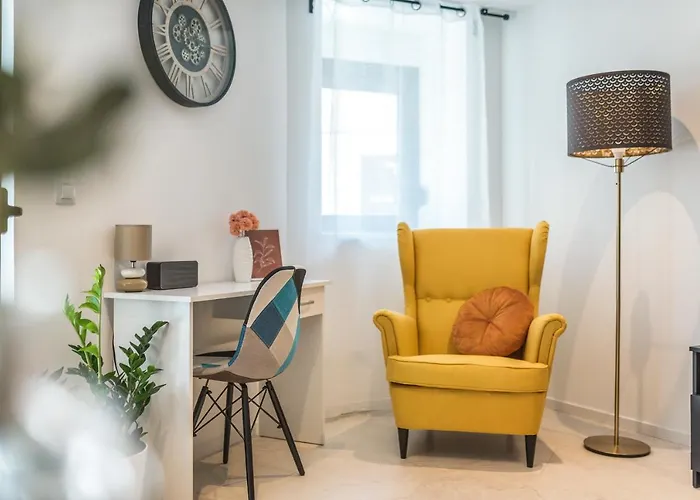 Luxury Azalea Apartment