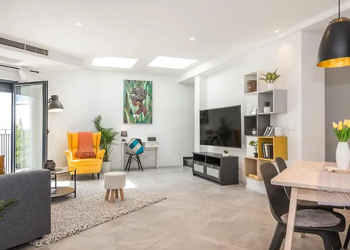 Luxury Azalea Apartment *